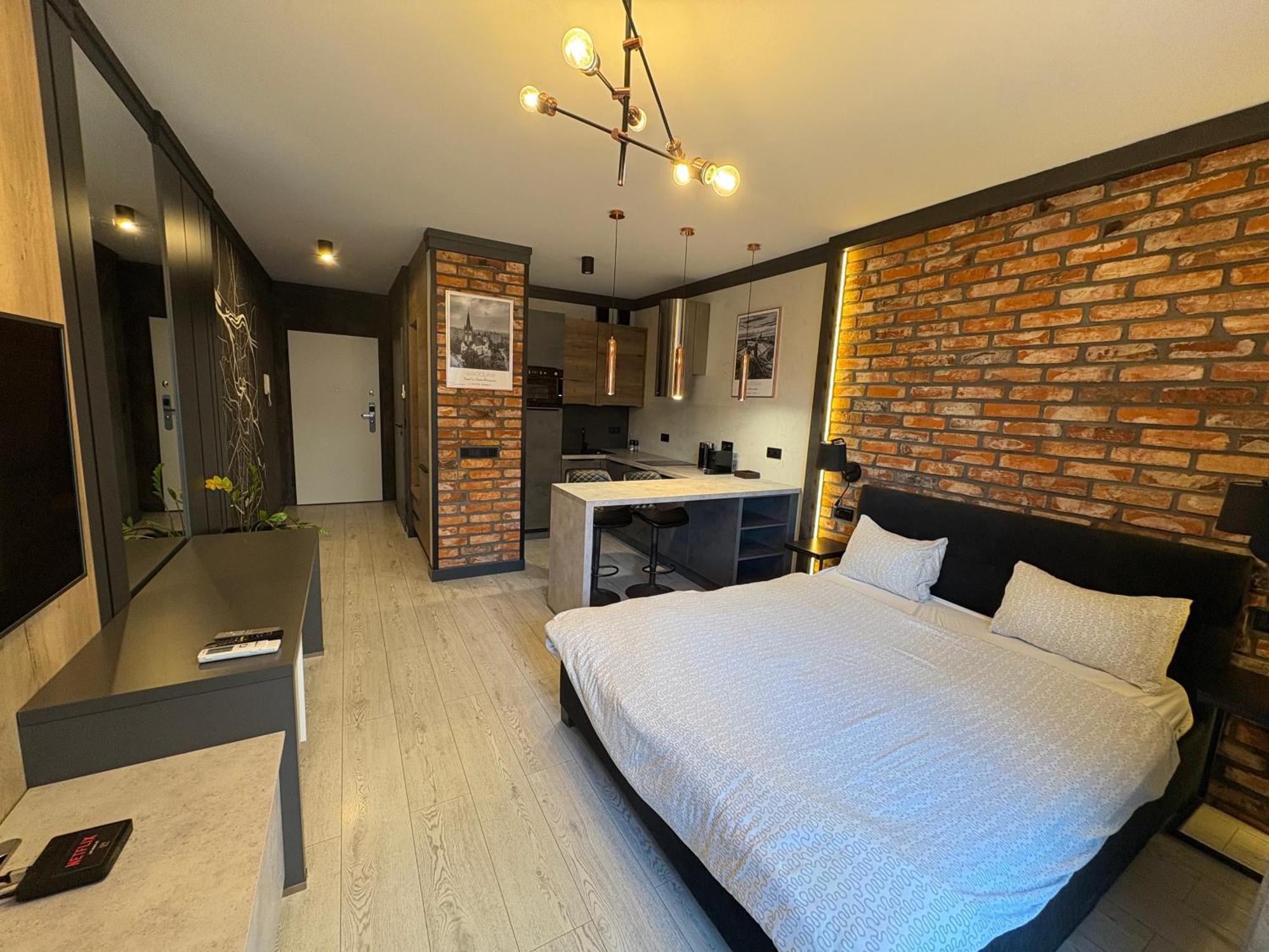Apartment Riverside Industrial - Sauna-gym- In Style By Wroapart-pl -air-conditioning-all-spa-fitness