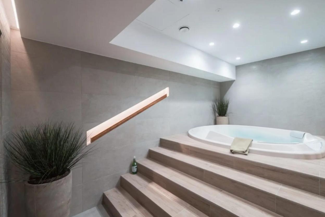Apartment Riverside Industrial - Sauna-gym- In Style By Wroapart-pl -air-conditioning-all-spa-fitness *